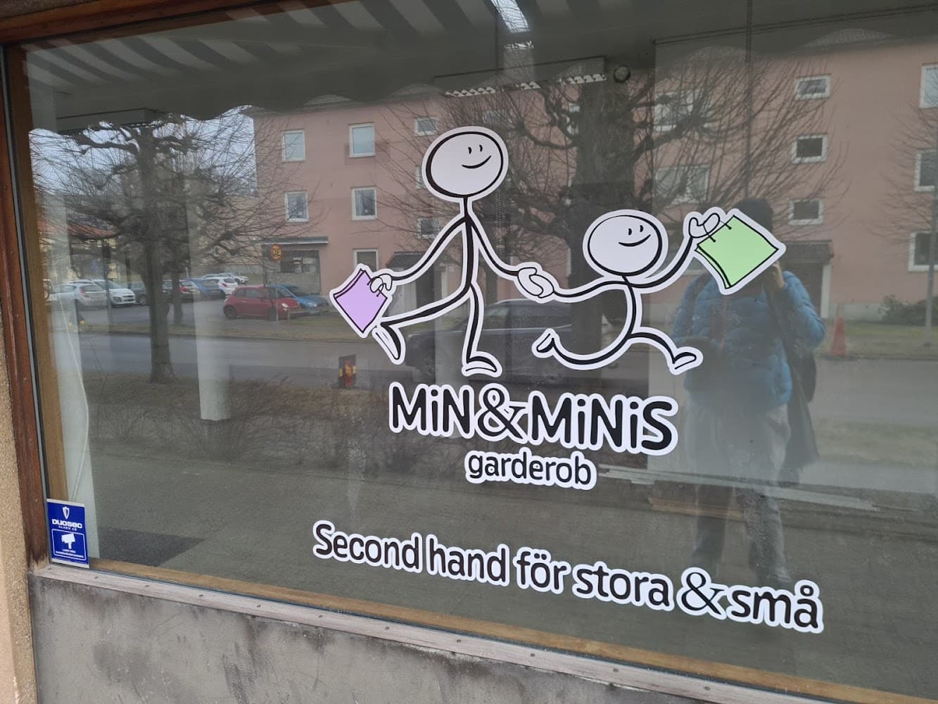 Alternativ bild för Min & Minis garderob AB