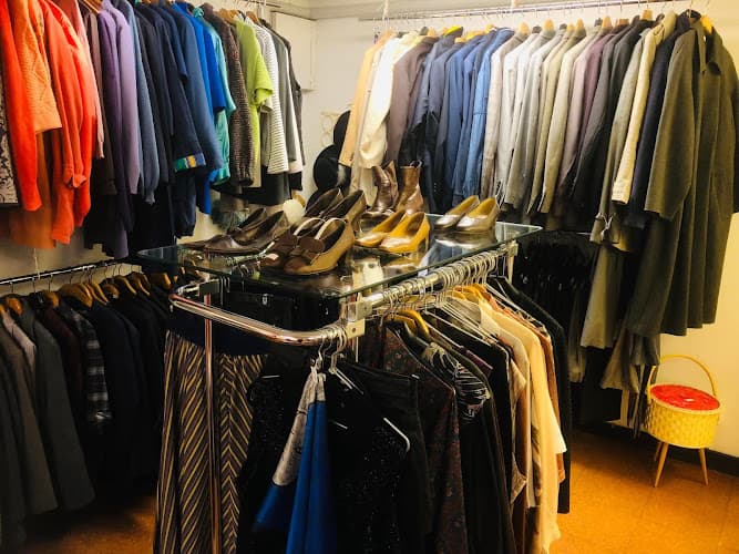 Bild på Hand 2 Hand - ADRA Sveriges secondhandbutik